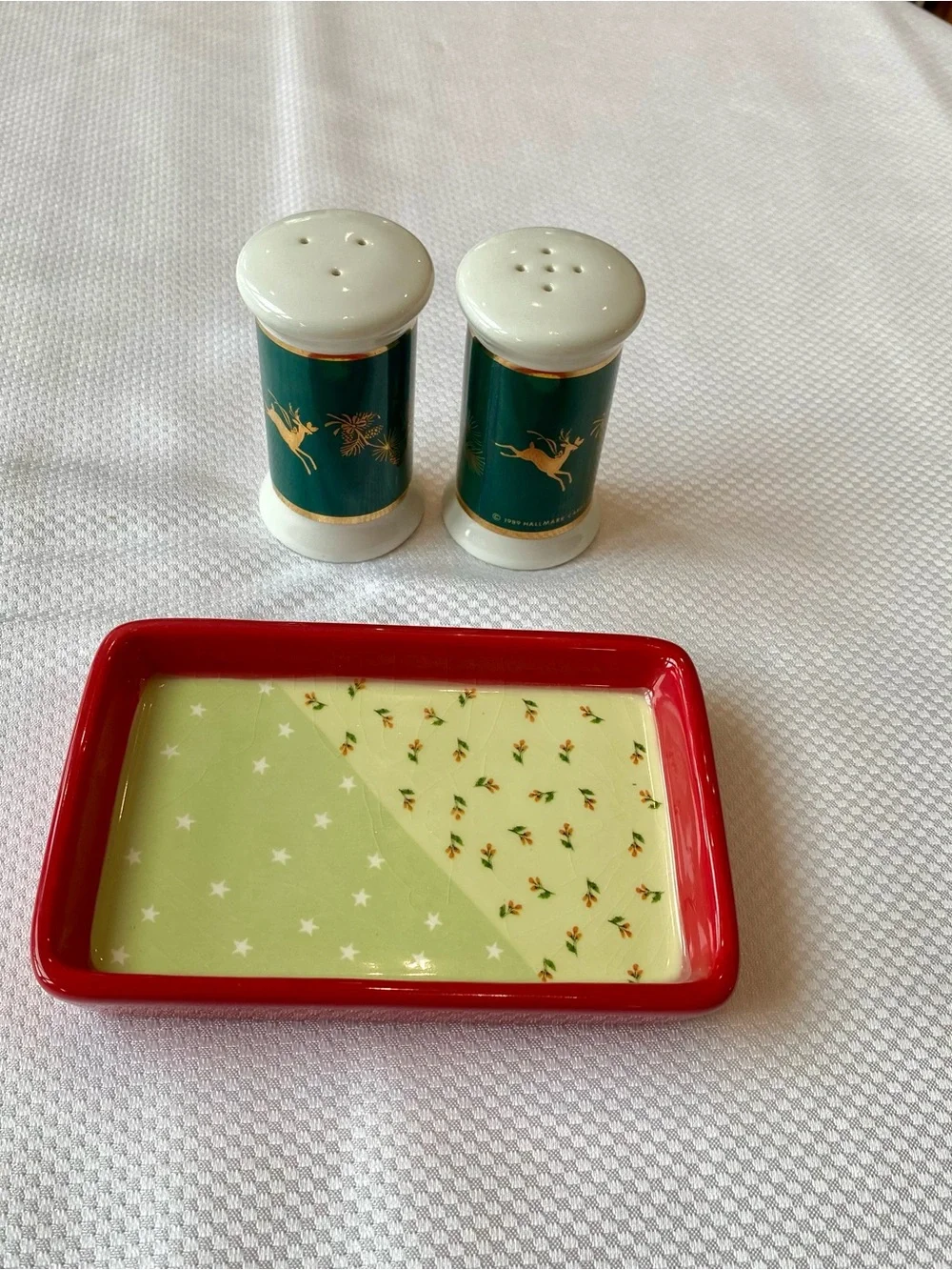 Vintage 1980s Hallmark Green & Gold Reindeer Christmas Salt & Pepper Shaker Set